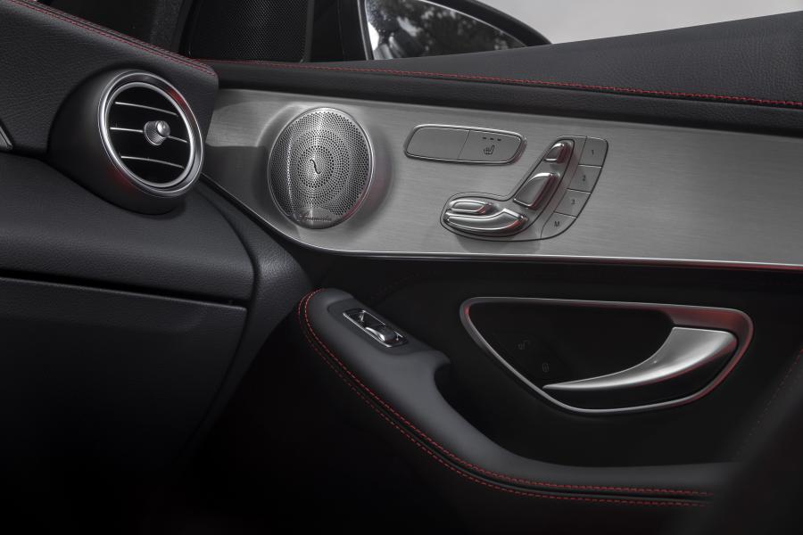 Детали интерьера Mercedes-AMG GLC63 4Matic+ (X253) 2019 года  (NA) (фото 73 из 81)